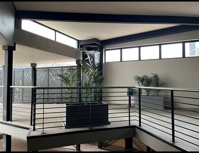 118M² OFFICE TO LET IN SUNNYROCK